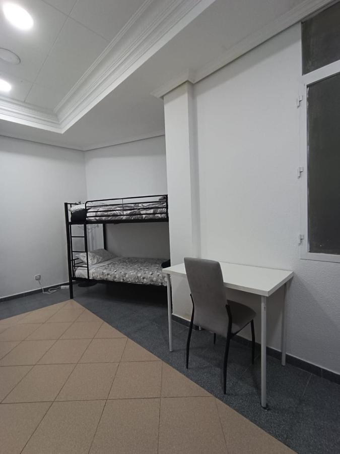 Parsa Booking Madrid Exterior photo