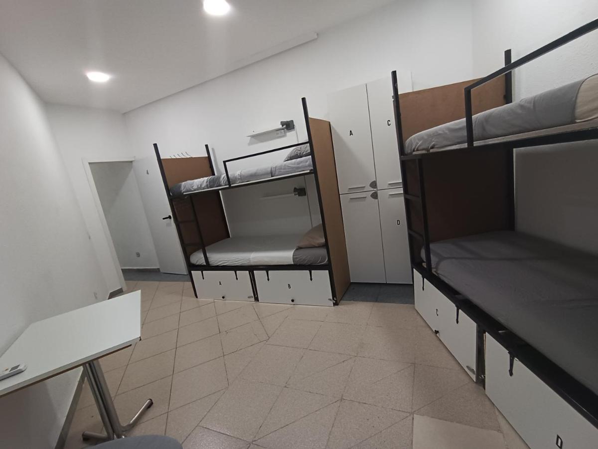 Parsa Booking Madrid Room photo