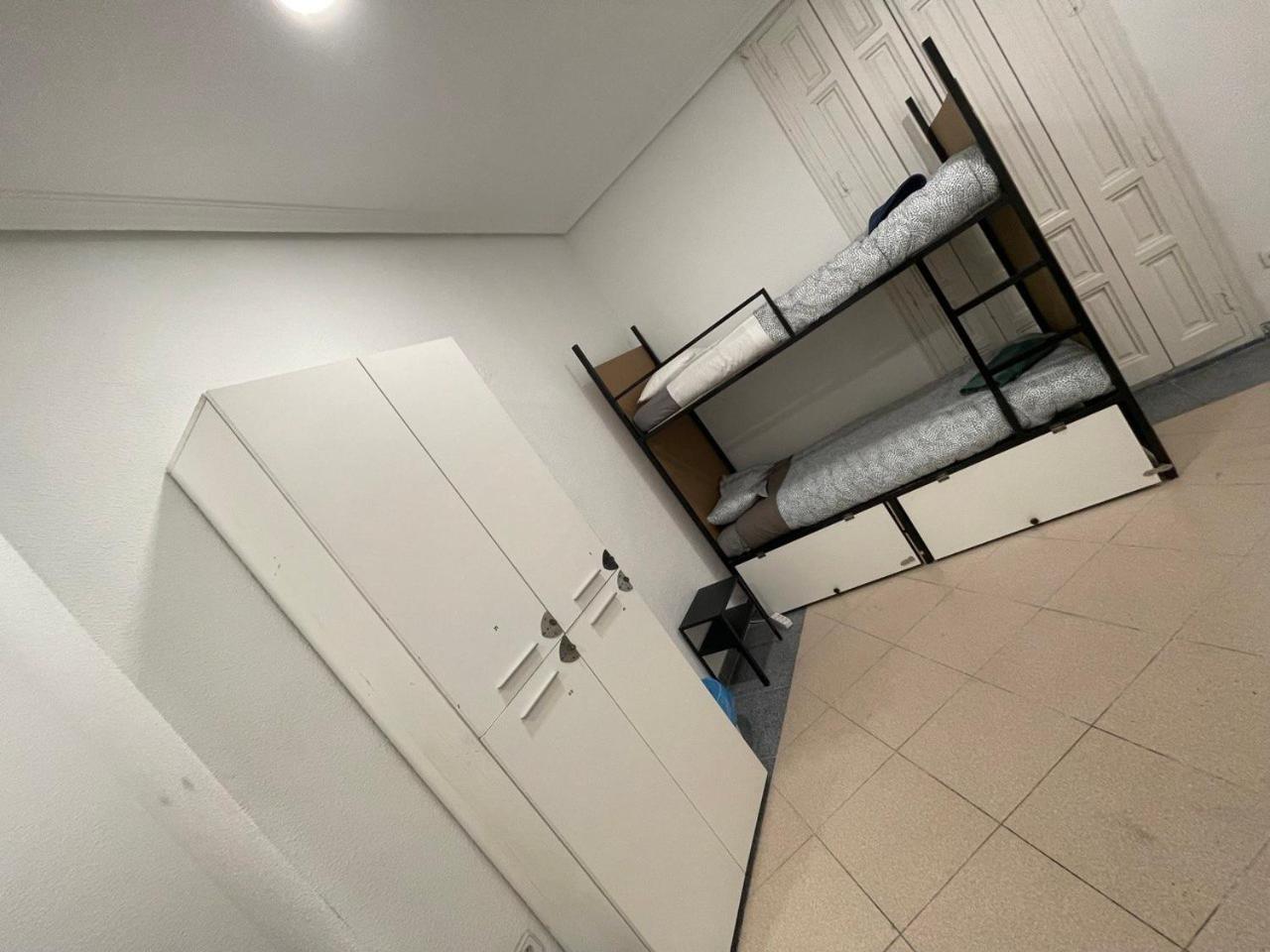 Parsa Booking Madrid Exterior photo